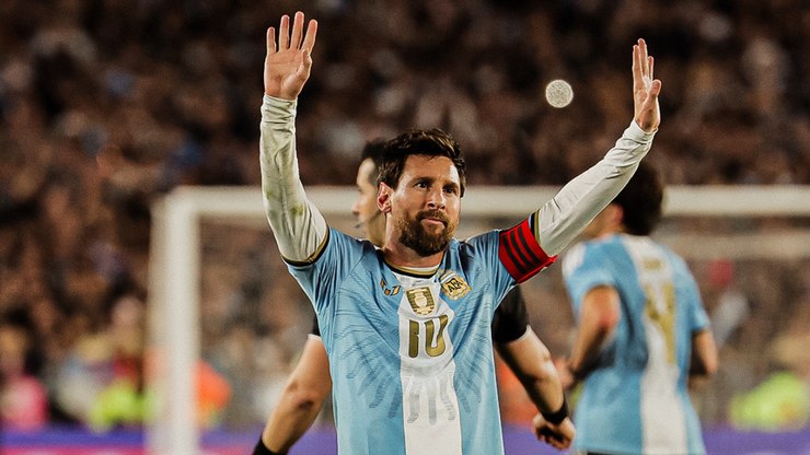 Messi dá discurso emocionante em despedida da Argentina