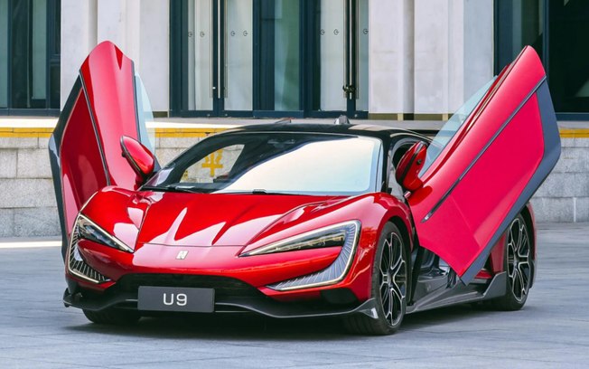 Supercarro elétrico da BYD pode alcançar até 496 km/h