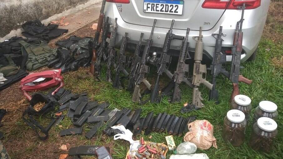 Armas apreendidas em operação contra ladrões de banco em MG