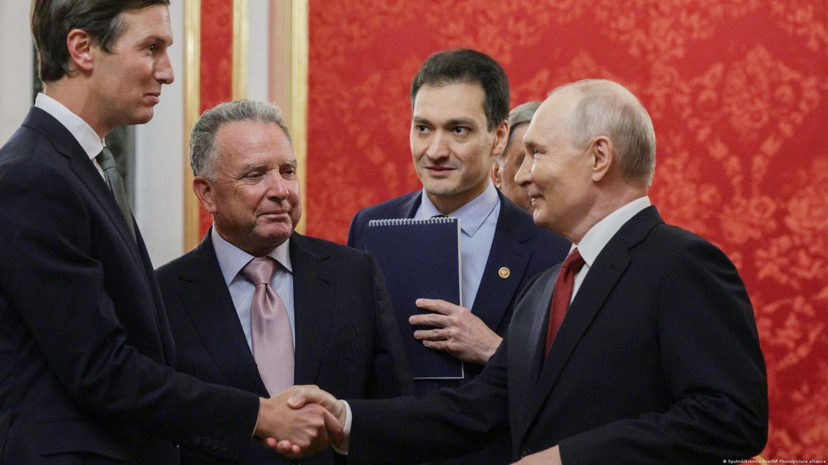 Putin recebe enviados de Trump em Moscou - Foto