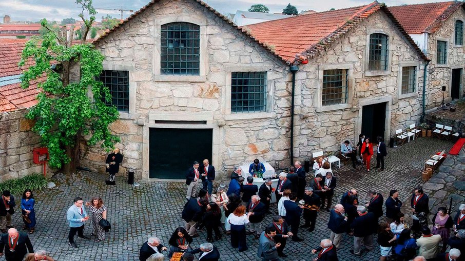 Visita a Cave de vinho do Porto em Vila Nova de Gaia (POR)