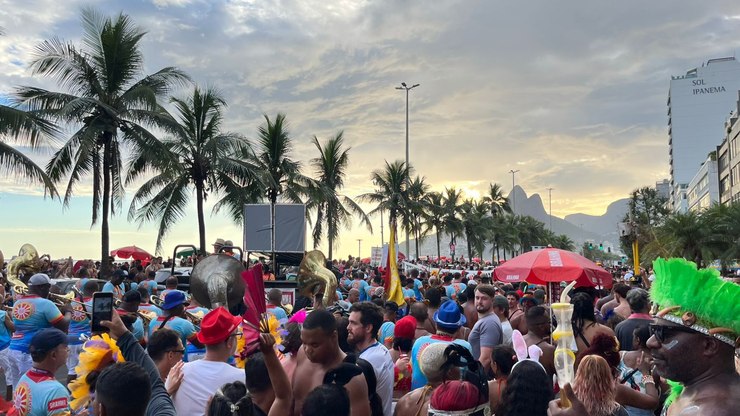 Rio%20ter%C3%A1%20Carnaval%20at%C3%A9%20domingo%20com%20blocos%20e%20desfiles%20na%20Sapuca%C3%AD