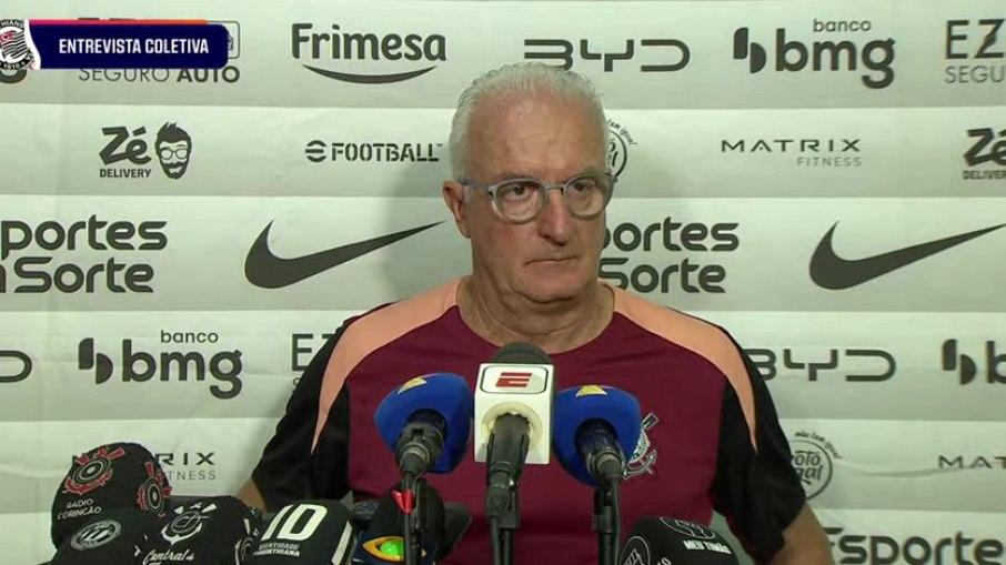 Dorival reclama de possível saída de André e diretor rebate