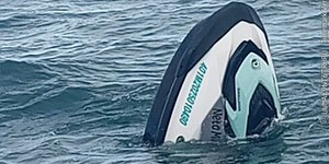 VÍDEO: mulher é encontrada viva à deriva em Ilhabela (SP)