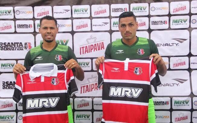 Santa Cruz apresentou os sósias de Luis Fabiano e Guerrero