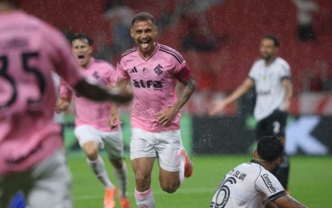 Alan Patrick abriu o score no Beira-Rio 