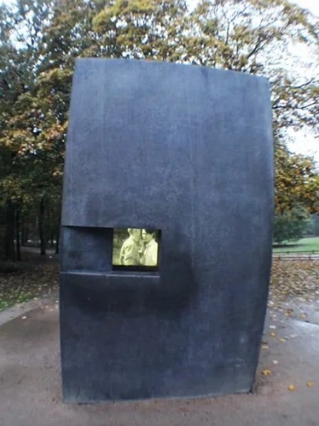 Monumento do Holocausto para vítimas LGBTQ em Berlim