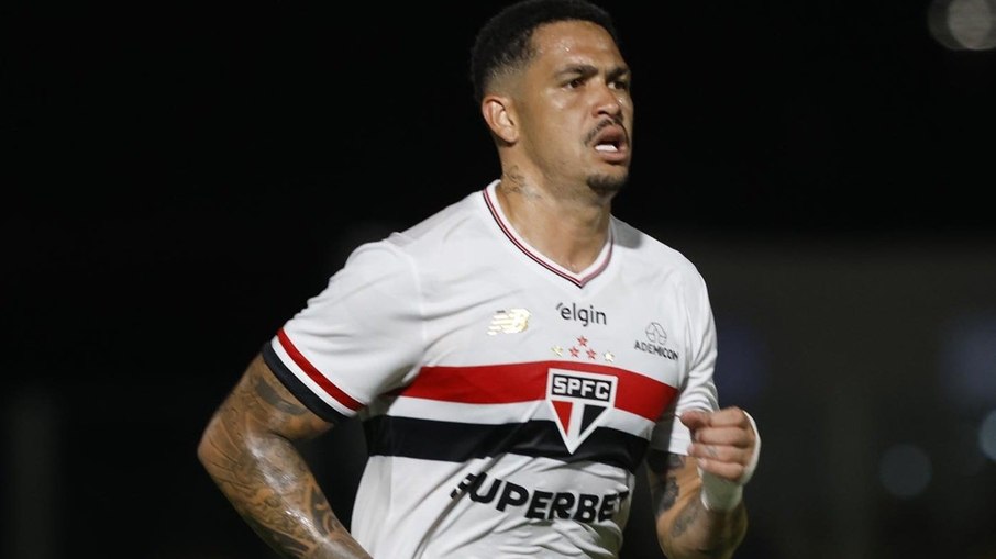 Luciano abriu o placar para o São Paulo ainda no primeiro tempo