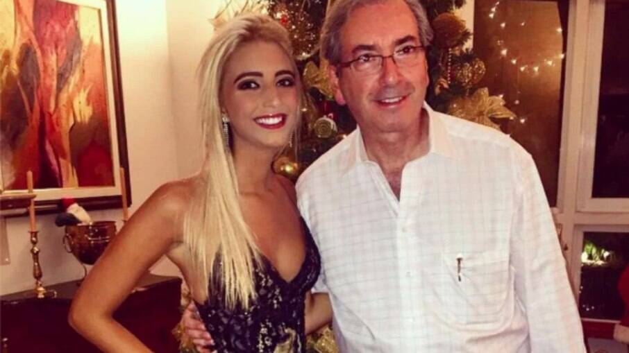 Eduardo Cunha ao lado da filha mais nova