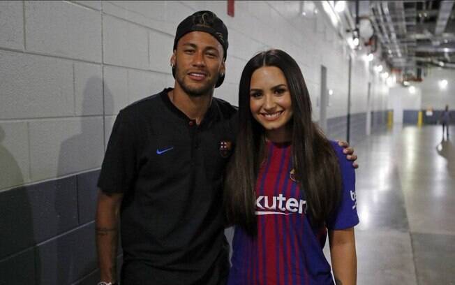 Neymar e Demi Lovato foram vistos juntos depois do jogo do Barcelona nos Estados Unidos nesse sábado (22)