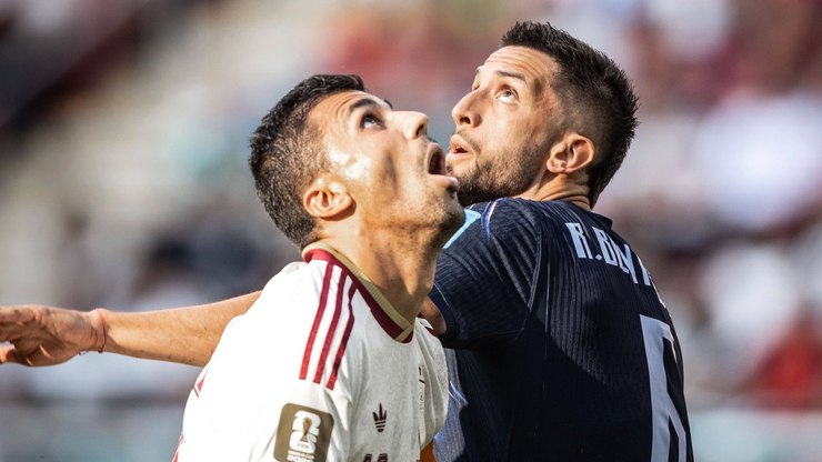 Com falha de Muslera, Espanha abre o placar sobre o Uruguai; siga