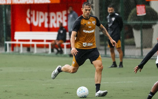 Victor Sá se lesiona em treino e preocupa o São Paulo