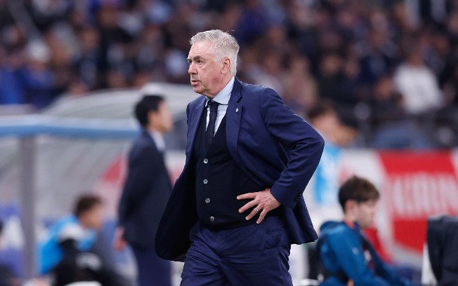 Carlo Ancelotti durante amistoso contra o Japão