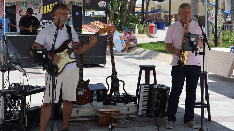 Guino & Der se apresentam em evento no Dia da Mulher em Vinhedo