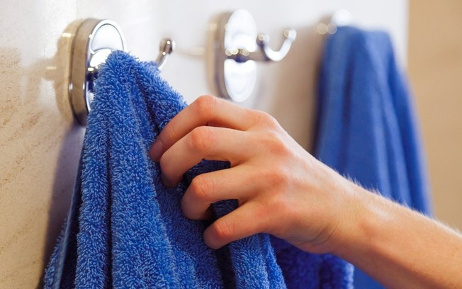 Como tirar mofo de toalha de banho: 6 dicas caseiras infalíveis