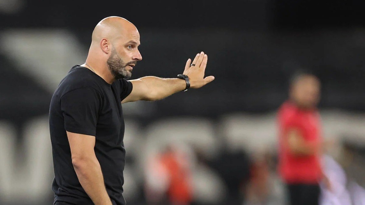 Botafogo%20demite%20o%20t%C3%A9cnico%20Franclim%20Carvalho