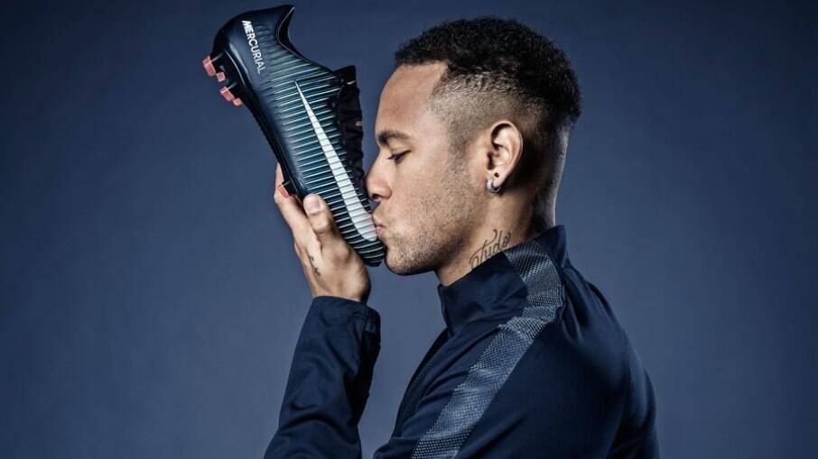 Neymar é acusado de assediar funcionária da Nike
