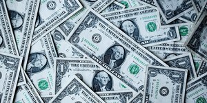 Dólar fecha a R$ 4,91, menor valor desde janeiro de 2024