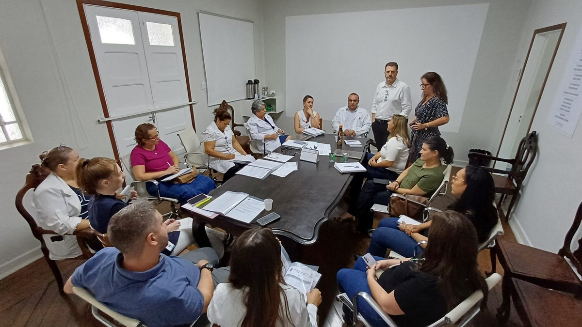 Encontro ajustou os procedimentos para que o PAMDa possa realizar o atendimento “Beira Leito” Encontro ajustou os procedimentos para que o PAMDa possa realizar o atendimento “Beira Leito”