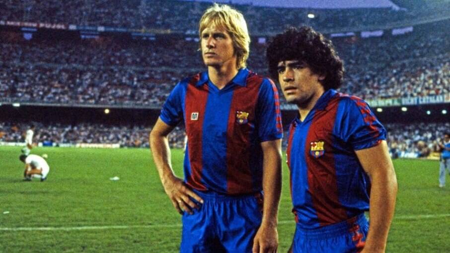 Maradona e Bernd Schuster foram companheiros no Barcelona