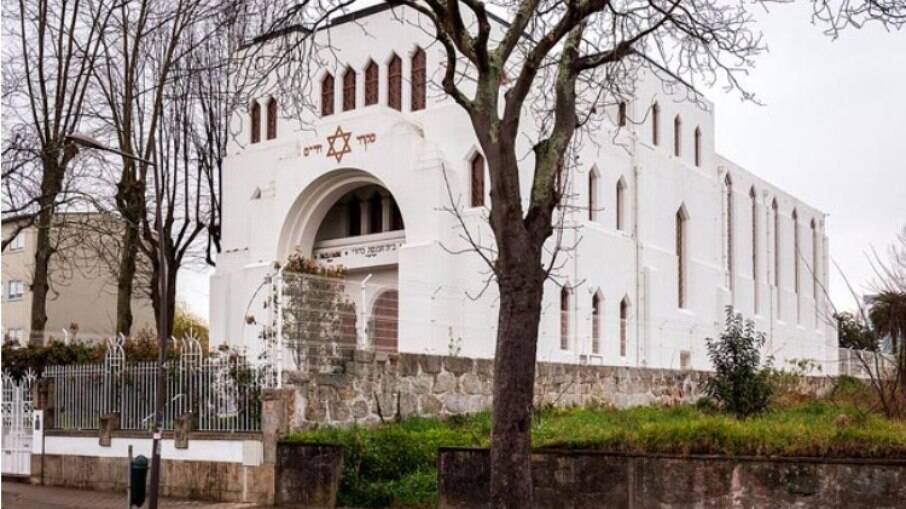 A sinagoga Kadoorie do Porto  é considerada a maior de todas na Península Ibérica