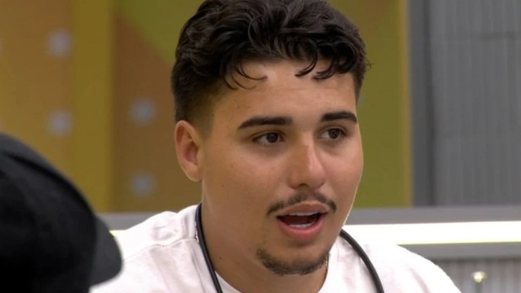 Tensão e Atitudes Controversas Levam Pedro Henrique à Desistência do BBB 26