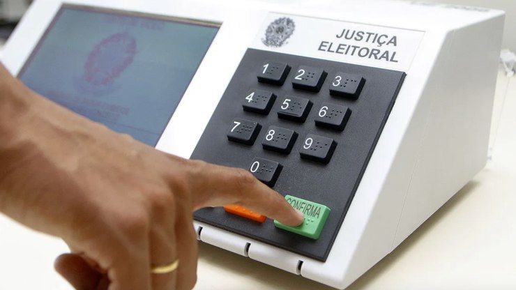 Eleições 2026: polarização e desconfiança já dominam as redes