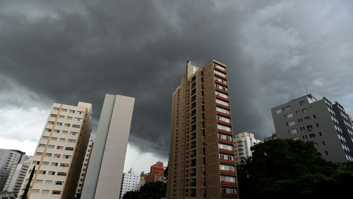 Pancadas de chuva são previstas durante toda semana.
