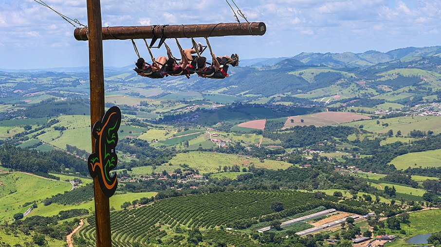 Swing Rock, como é chamado o balanço, pode chegar a até 150 metros de altura Swing Rock, como é chamado o balanço, pode chegar a até 150 metros de altura