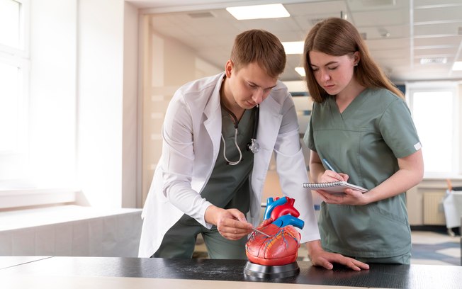 Hipercolesterolemia Familiar é fator de risco para doenças Hipercolesterolemia Familiar é fator de risco para doenças