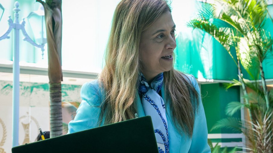 Leila dá declarações polêmicas em coletiva Leila dá declarações polêmicas em coletiva
