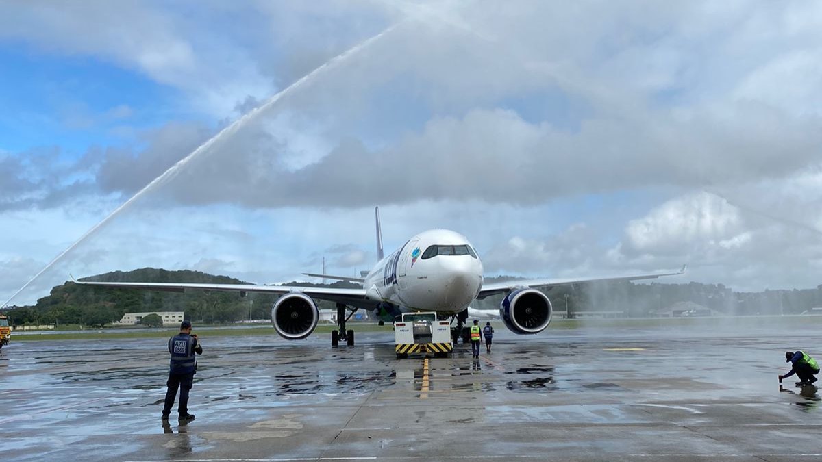 Com 'batismo' de aeronave, a companhia retomou os voos diretos de Recife a Orlando, com voo inaugural no dia 24 de junho