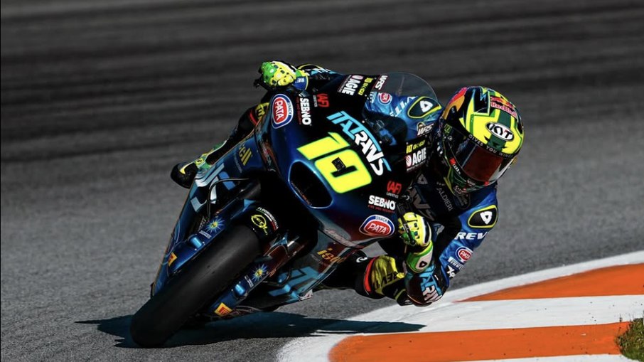 Diogo Moreira, primeiro brasileiro campeão mundial de motovelocidade Diogo Moreira, primeiro brasileiro campeão mundial de motovelocidade