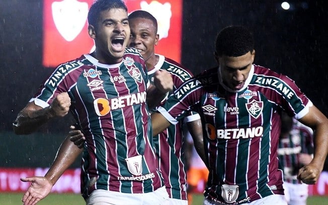 Fluminense confirma contratação do técnico Mano Menezes