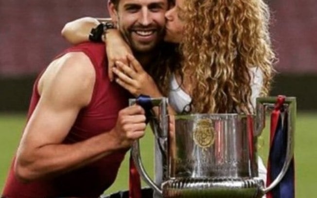 'Piqué está sofrendo', afirma presidente do Barcelona sobre término do zagueiro com Shakira