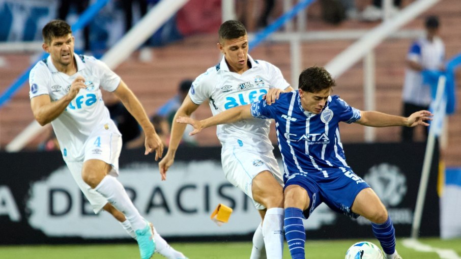 Grêmio leva gol no fim e cede empate ao Godoy Cruz pela Sul-Americana Grêmio leva gol no fim e cede empate ao Godoy Cruz pela Sul-Americana