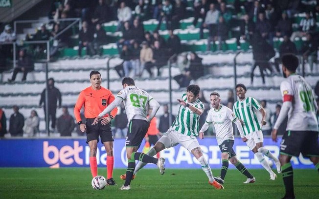 Times duelam pela 30ª rodada da Série B