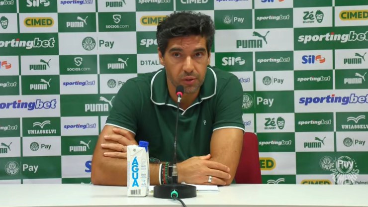 Faltou vontade? Abel "alfineta" elenco do Palmeiras após derrota