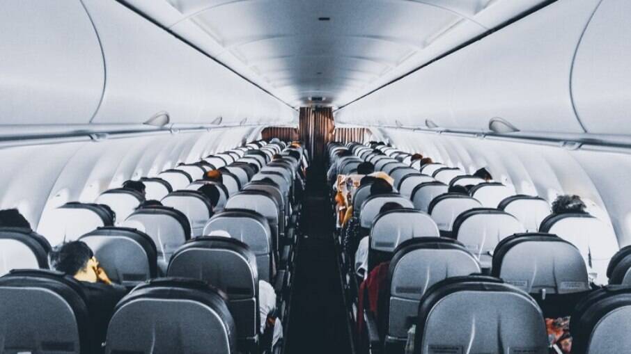 Passageiros dão truque para voar de primeira classe