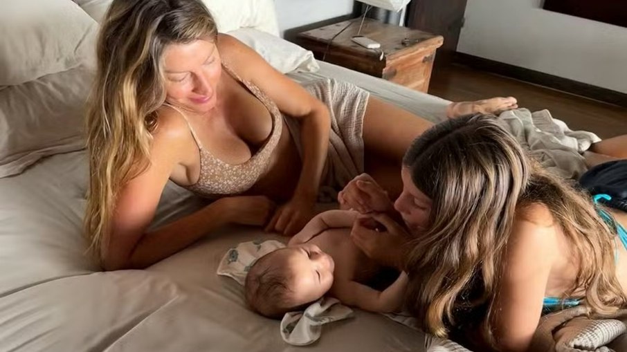  Gisele Bündchen mostra filhos nas redes sociais