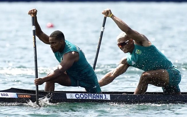 Paris 2024: Isaquias e Jacky se garantem na semi da canoagem velocidade