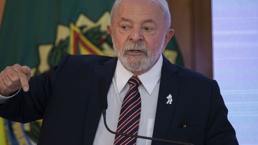 Aprovação do governo Lula cai em meio à polêmica sobre taxação de importados