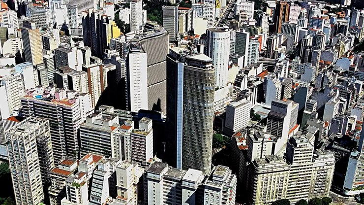 Veja%20quais%20s%C3%A3o%20as%20atuais%2077%20regi%C3%B5es%20metropolitanas%20do%20Brasil