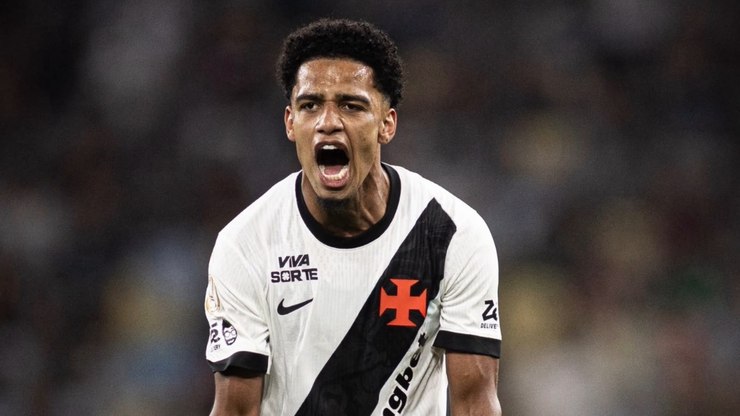 Brenner desencanta pra cima do Flu e coloca o Vasco nas quartas