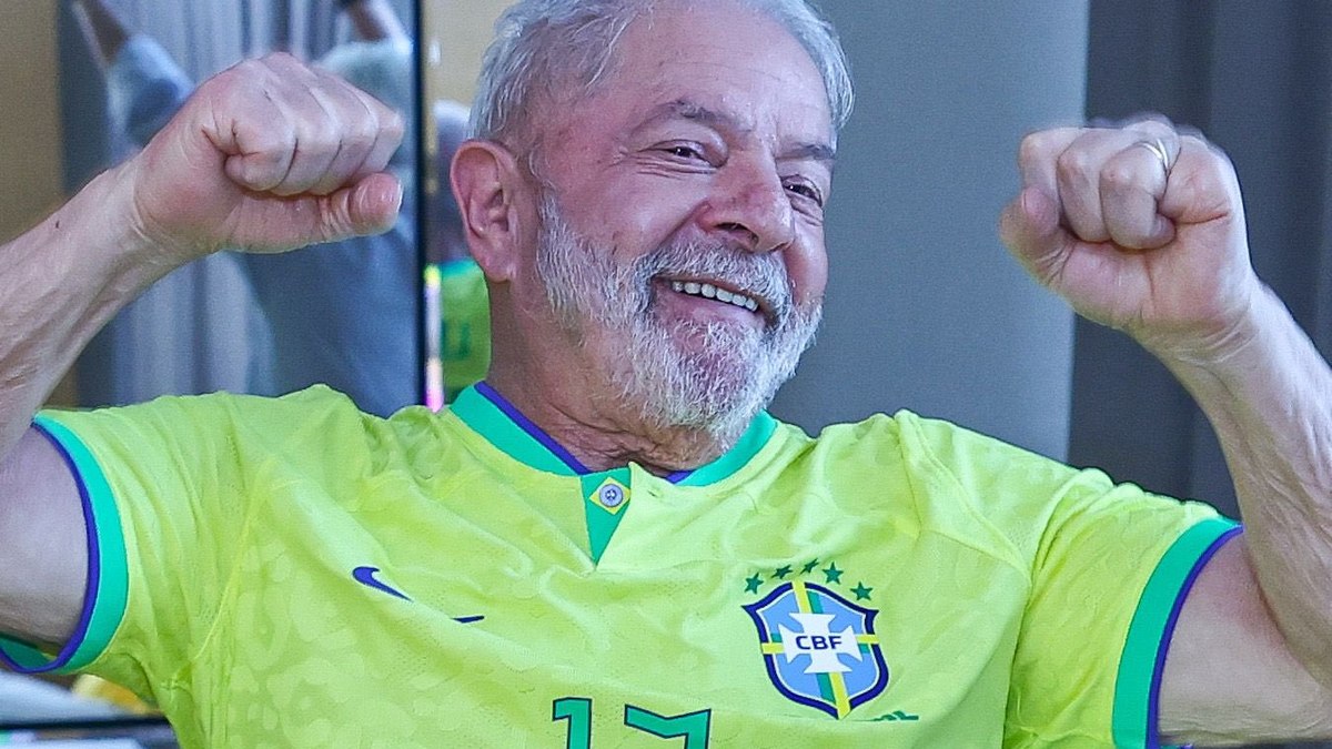 Lula torcendo pela Brasil