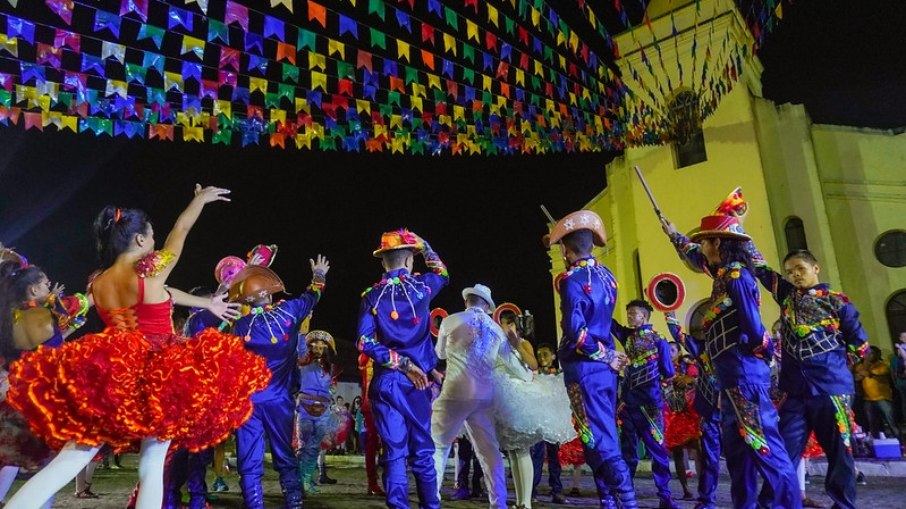 As transmissões televisivas das festas juninas que param o Congresso  Nacional e agitam o país