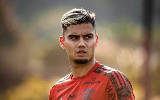 Andreas Pereira, do Flamengo, rebate comentários sobre falha crucial na Libertadores