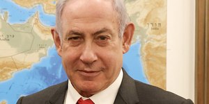 Irã anuncia ataque ao gabinete de Netanyahu; Israel nega