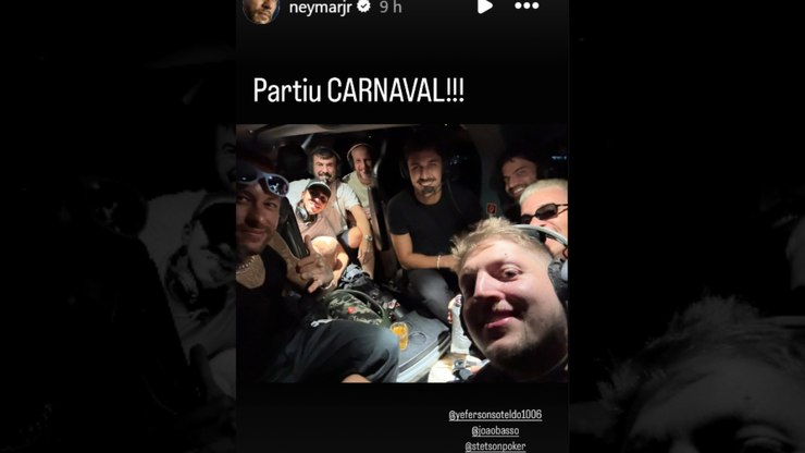 Carnaval: Neymar e jogadores do Santos curtem despedida de Neguinho da Beija-Flor
