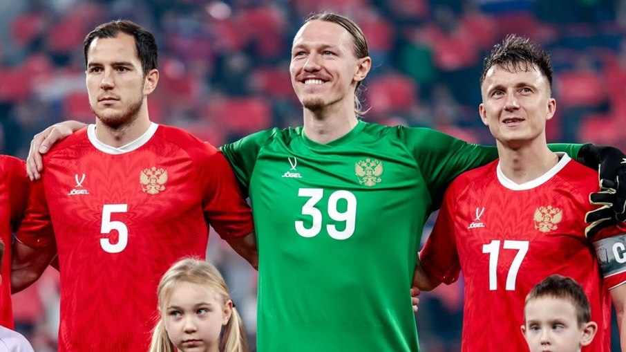 Safonov atuando pela seleção russa Safonov atuando pela seleção russa